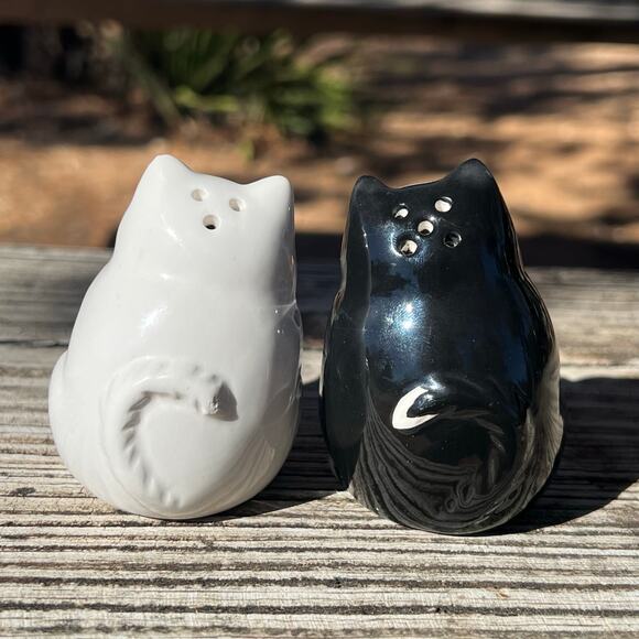 Vintage Clay Art Cat Salt & Pepper Shakers | 80s Whimsical Ceramic Kitchen Decor - Picture 2 of 16
